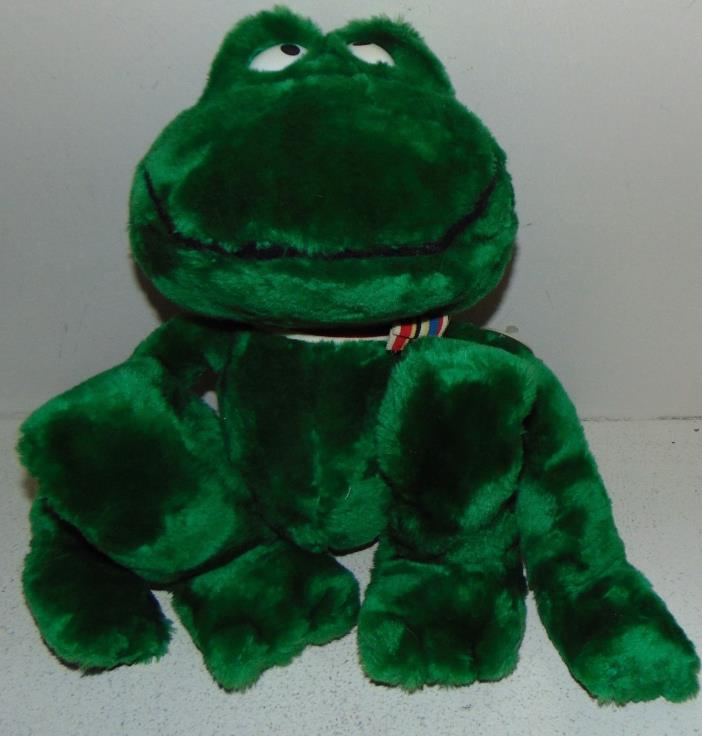 VINTAGE 1983 Snuggables PHILLIPE HEARTLINE Green Frog Plush Animal