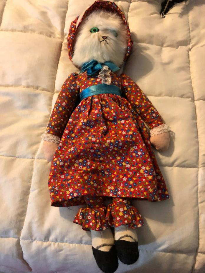 VINTAGE CLOTH FAUX FUR WHITE KITTEN CAT LARGE FLORAL OUTFIT DOLL