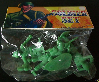 Vintage Plastic Toy Soldier Set