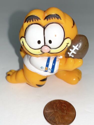 Vintage United Syndicate 1981 GARFIELD FOOTBALL PLAYER ~ 2