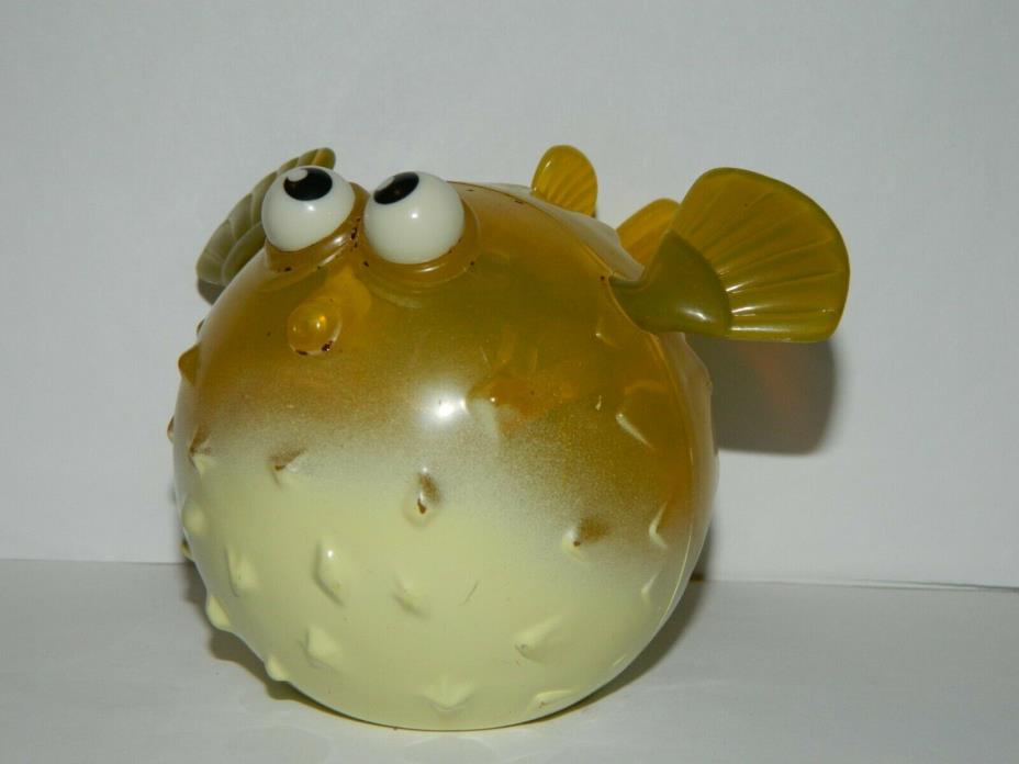 McDonald's Finding Nemo Yellow Bloat Blowfish Puffer Fish Disney Pixar Toy