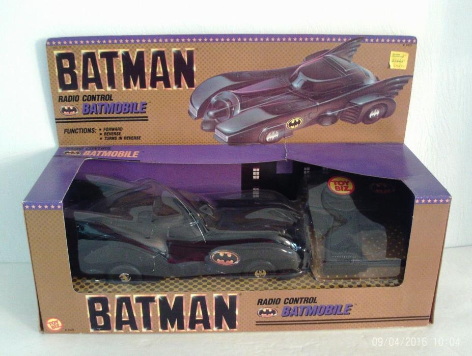 1989 TOY BIZ RADIO CONTROLLED BATMAN BATMOBILE NEW IN BOX