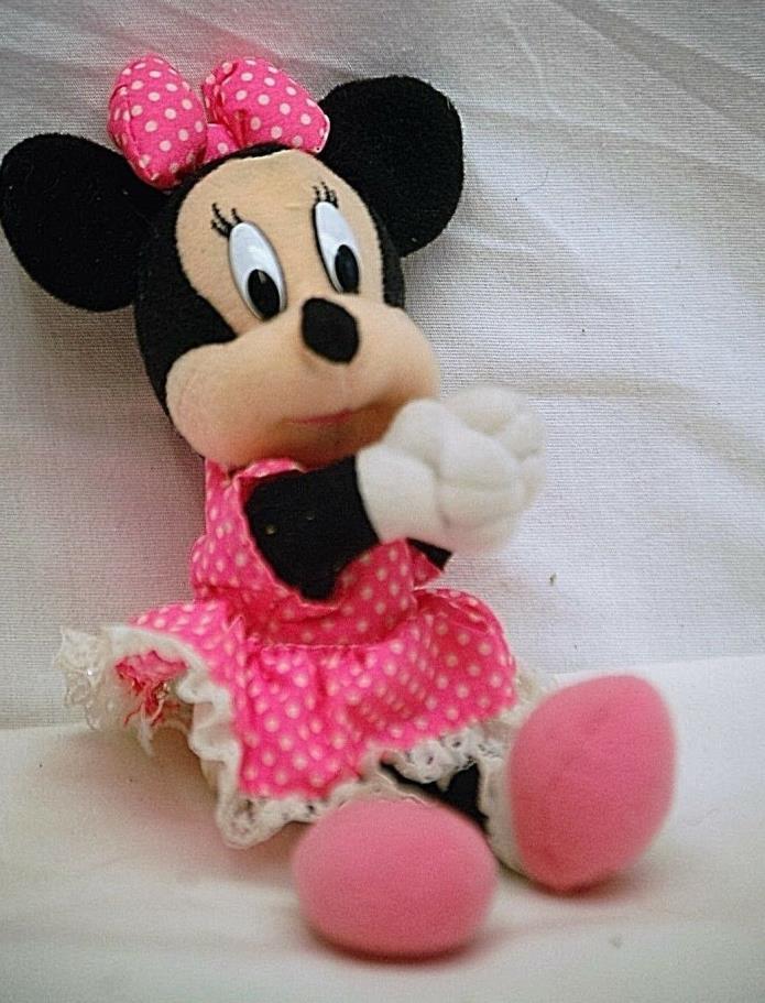 Vintage Mattel 1995 Walt Disney Minnie Mouse Stuffed Doll Toy w Polka Dot Outfit