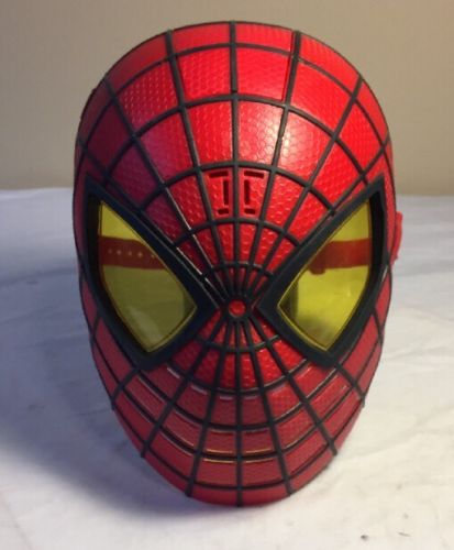 Spider-Man Talking Mask Light-Up Eyes Hasbro 2012