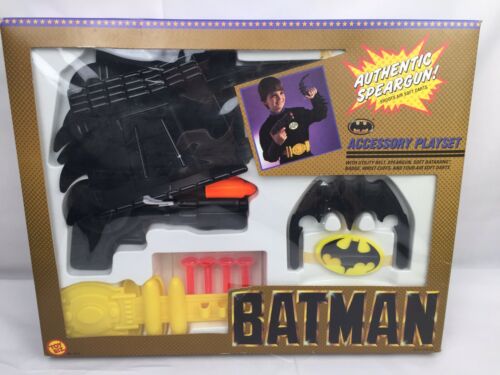 BATMAN TOY BIZ ACCESSORY PLAYSET+AUTHENTIC SPEARGUN 1989 NEVER USED BEFORE