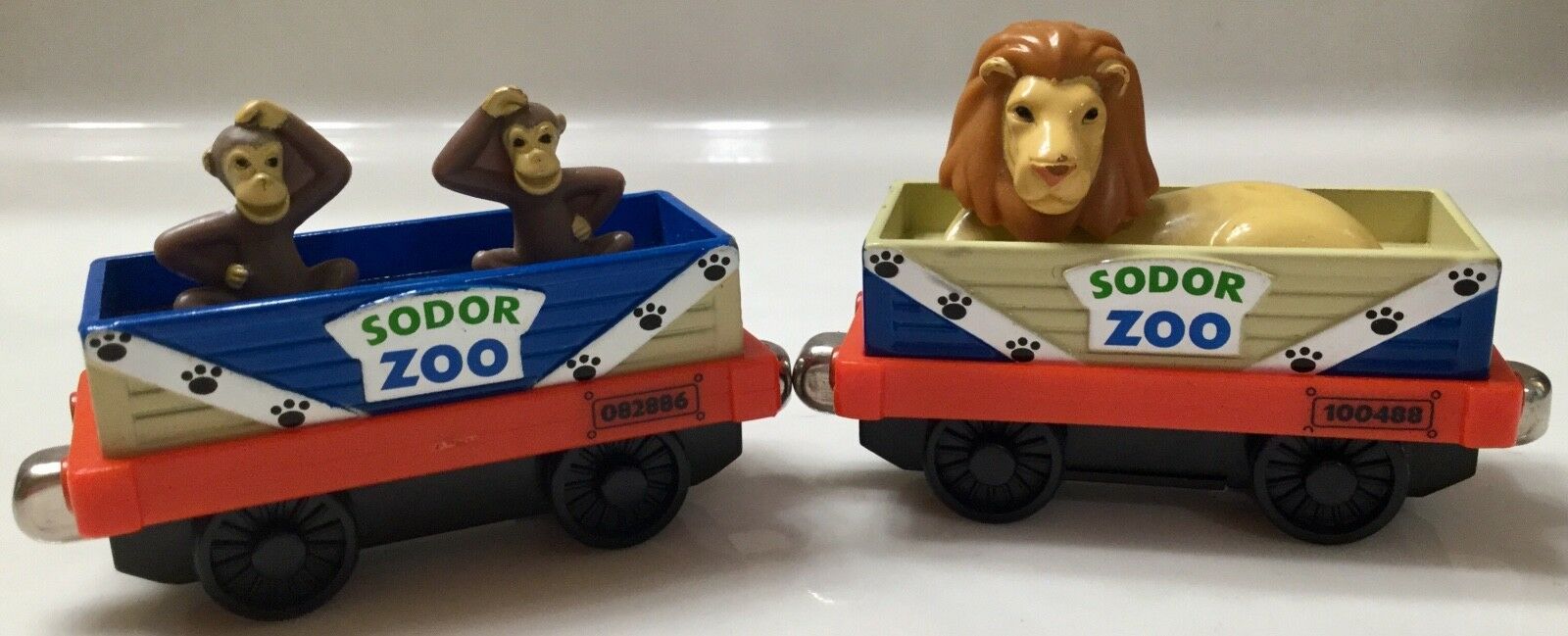 2006 Thomas Tank Engine Lion+Monkey Zoo Cars Take Along Learning Curve Diecast