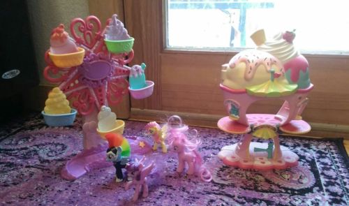 Lot Of 2 MY LITTLE PONY MLP Ferris Wheel And Ice Cream Shop