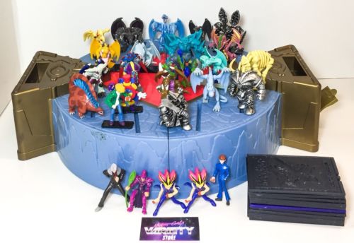 Yu-Gi-Oh Arena Storage Case & Action Figures/Cards Kazuki Takahashi 1996 Big Lot