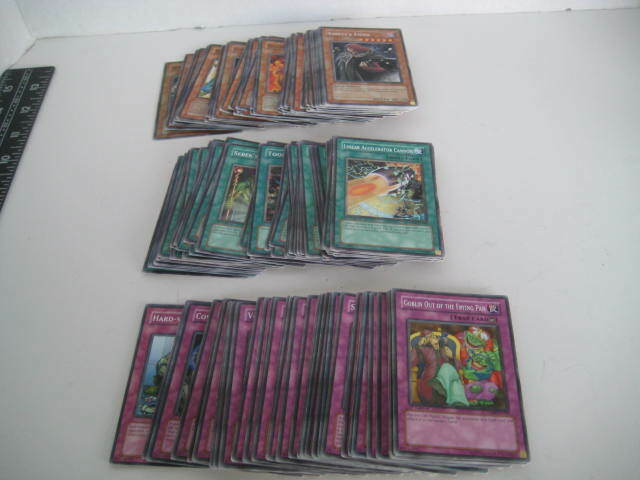YUGIOH! 175 Cards LOT used