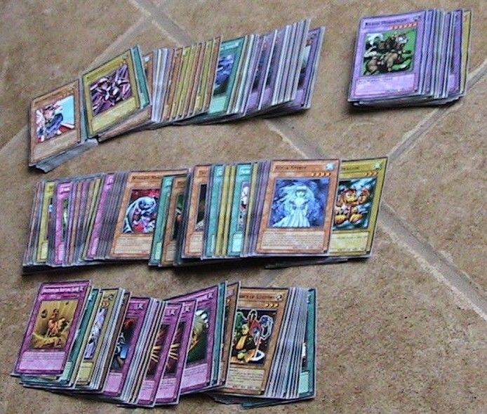 lot of 259 YU-GI-OH COLLECTING CARDS