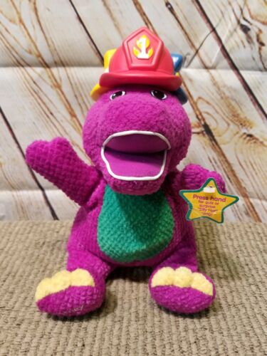 NWT 2001 Retired Fisher Price Collectible Silly Hats Barney Sings Dances Plush