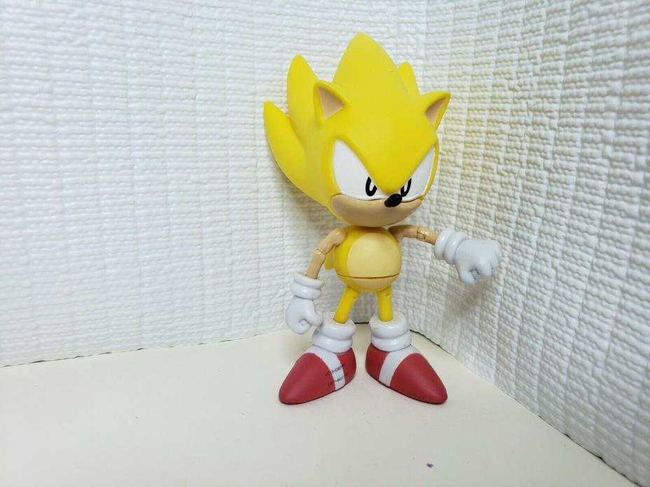 Jazwares Classic Super Sonic 5 Inch Action Figure Toy ( Slightly busted arm)