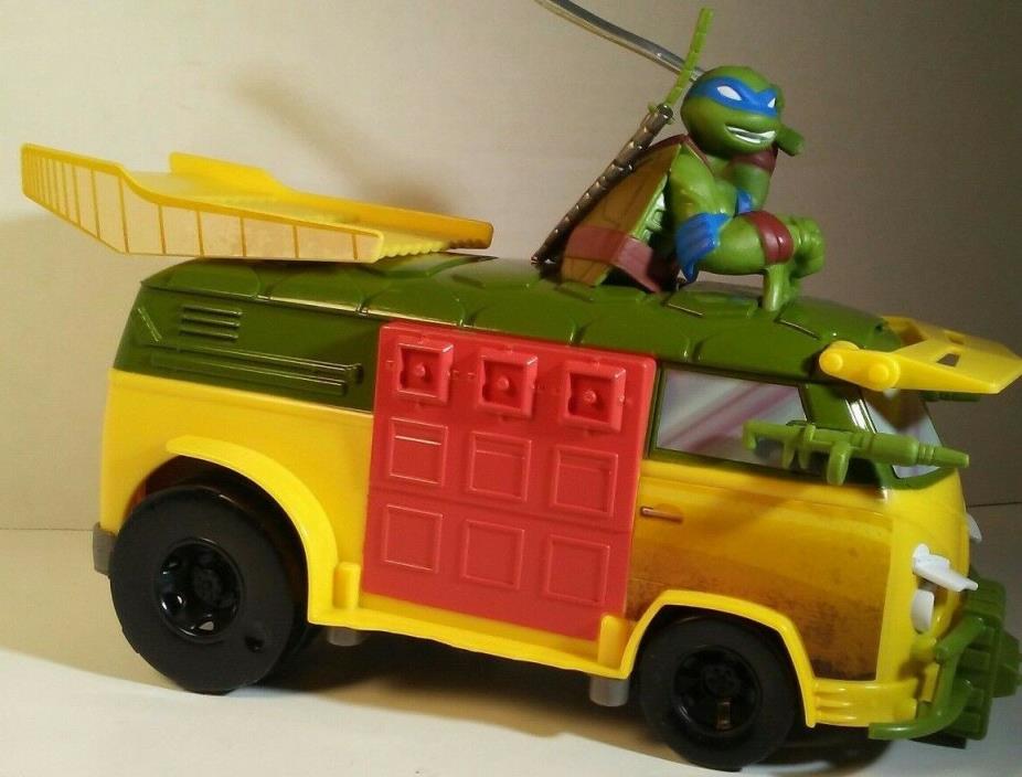 Teenage Mutant Ninja Turtles T-Machines Leo's Talking Party Van by Playmates