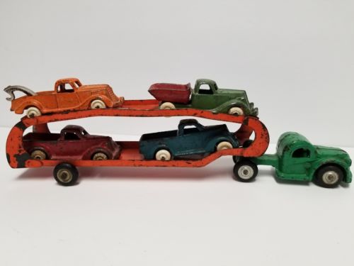 Vintage 1930's Arcade Cast Iron Car Transport with Four trucks