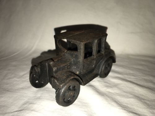 Antique 1920s Cast Iron Ford Model T Coupe Toy Car.
