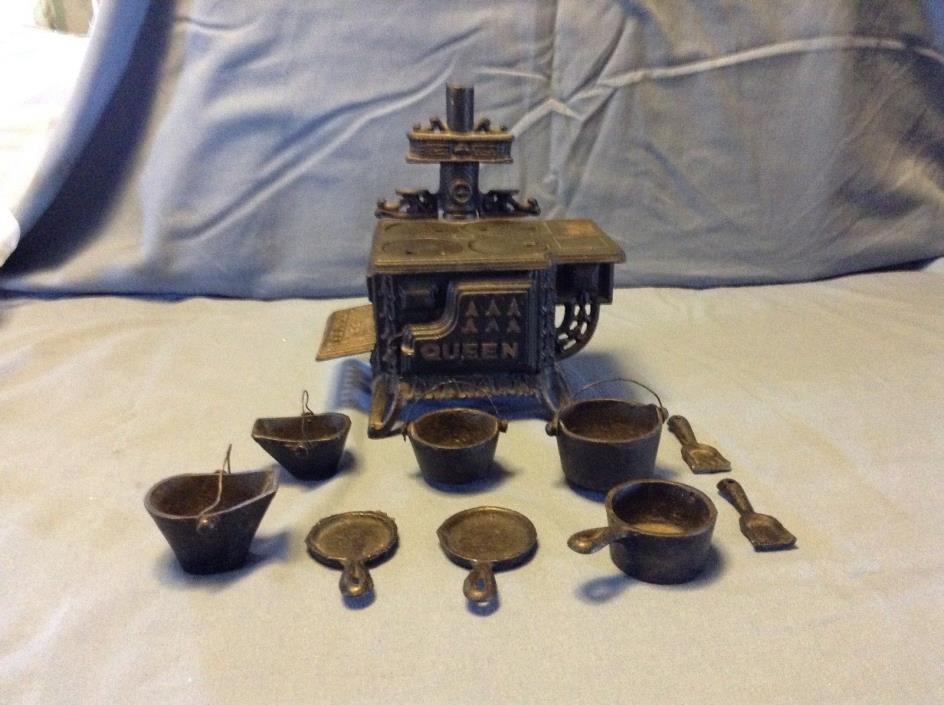 Vintage Miniature Queen Cast Iron Toy Wood Stove Salesman Sample - With Extras!
