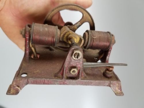 ANTIQUE ELECTRIC BIPOLAR MOTOR TOY OPEN COIL FRAME CAST IRON Engine Red Paint