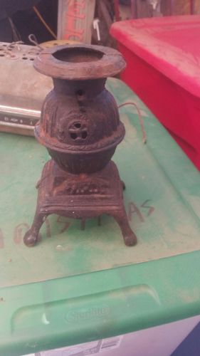 Pot Belly Stove Black  Salesman Sample Vintage Cast Iron Miniature