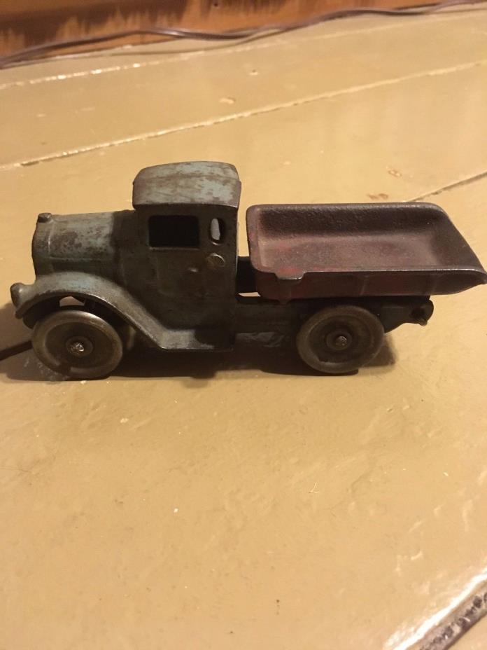 KILGORE 1934 CAST IRON TOY DUMP TRUCK 8 1/2? LENGTH, 3 1/2? HEIGHT