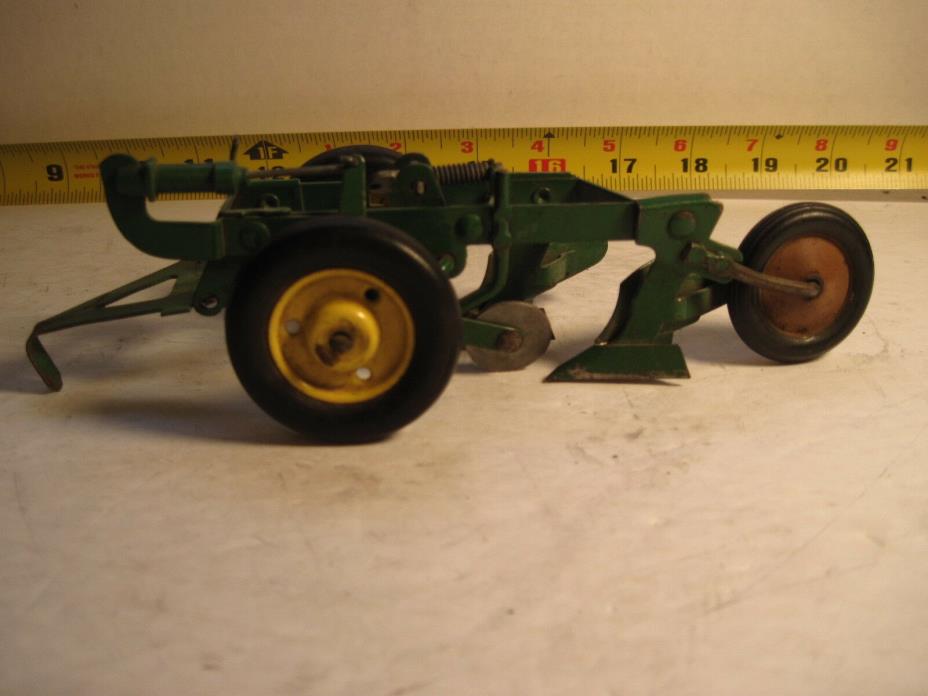 ERTL 1950s 2 BOTTOM JOHN DEERE LAND PLOW NICE ORIGINAL