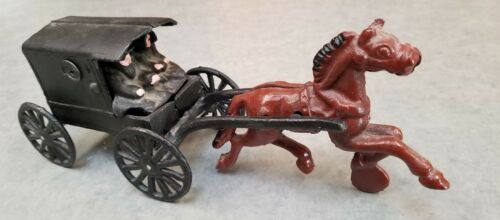 Cast Iron Amish Family Horse Drawn Carriage Buggy Wagon Vintage 1970s