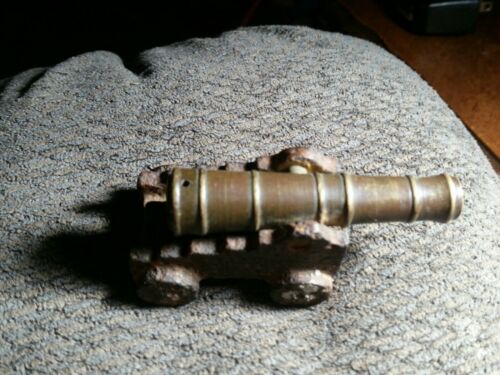 Vintage Old Fort Henry Small Cast Iron & Brass Souvenir Toy Cannon