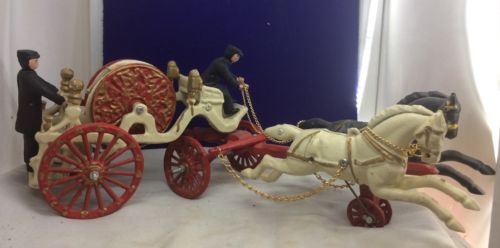 VINTAGE CAST IRON TOY HORSE DRAWN FIRE HOSE WAGON WITH TWO MEN