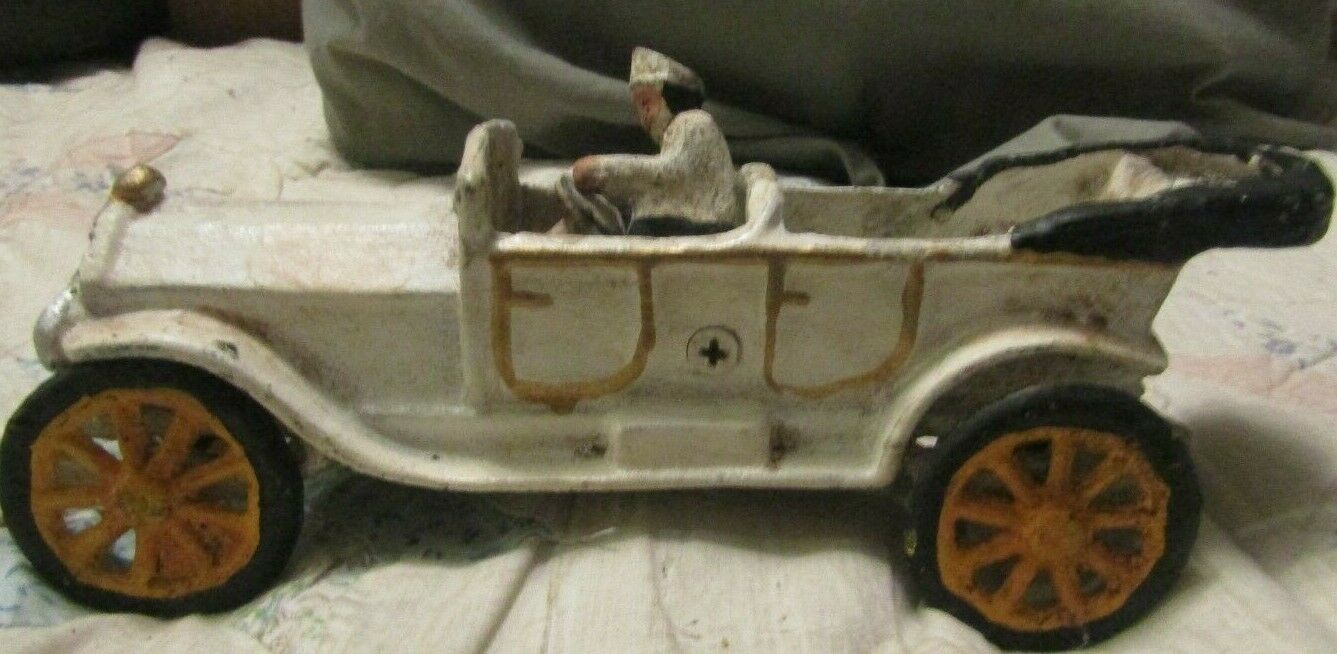 VINTAGE CAST IRON CAR WITH DRIVER ANTIQUE TOY MADE TO LAST