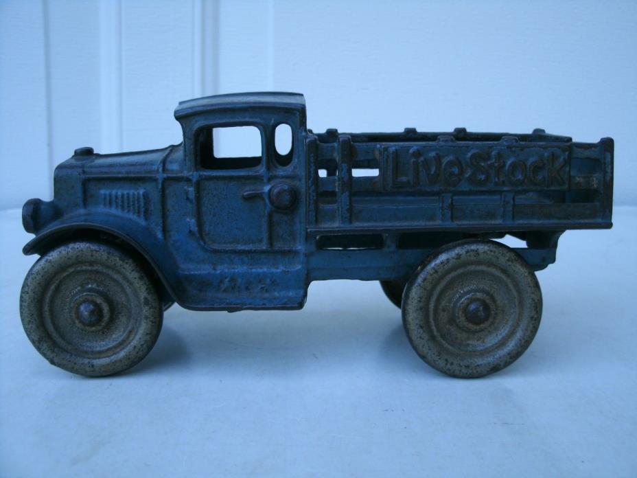 Vintage Kilgore Cast Iron Large Livestock Truck