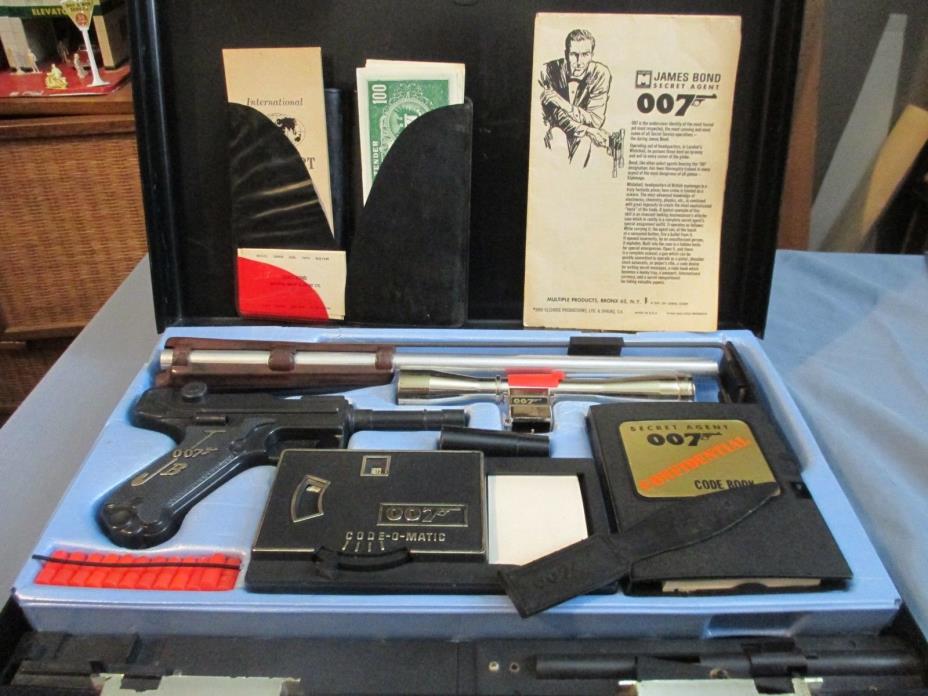 JAMES BOND 1965 Multiple Toymakers 007 ATTACHE CASE - EXCELLENT/ORIGINAL
