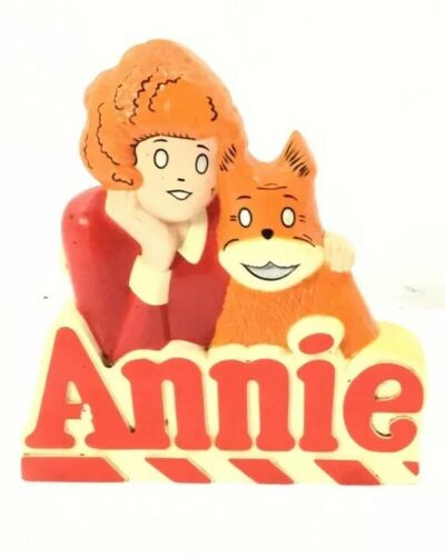 RARE Annie the Orphan and Sandy the dog VINTAGE RADIO