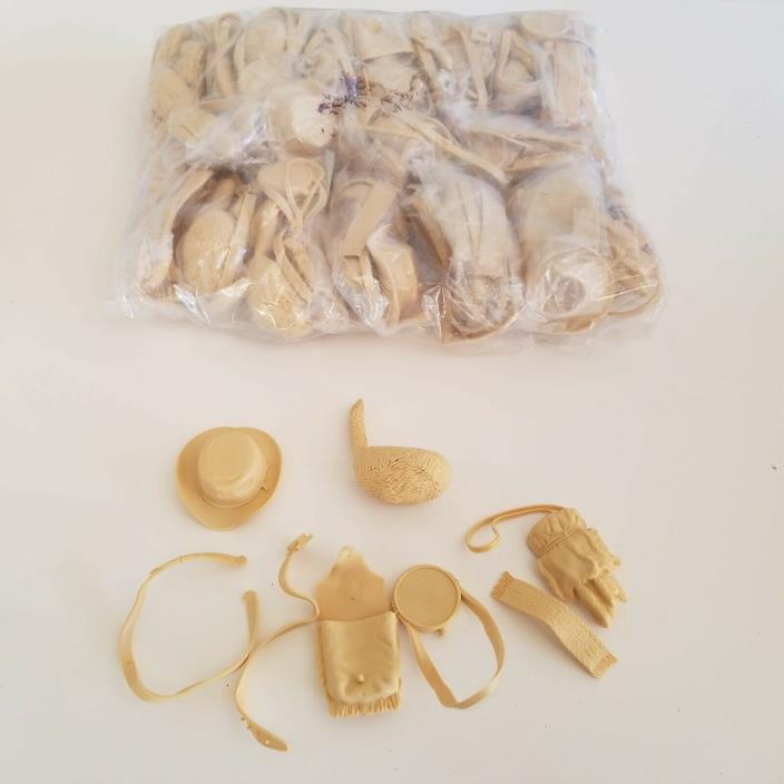 Lot 20 Marx Daniel Boone Scout CXR Soft Gear Johnny West Cream Tan