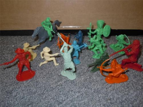 Miniature Cowboy & Indian Soldiers Toy Figures Marx, Hong Kong Vintage Lot 15 pc