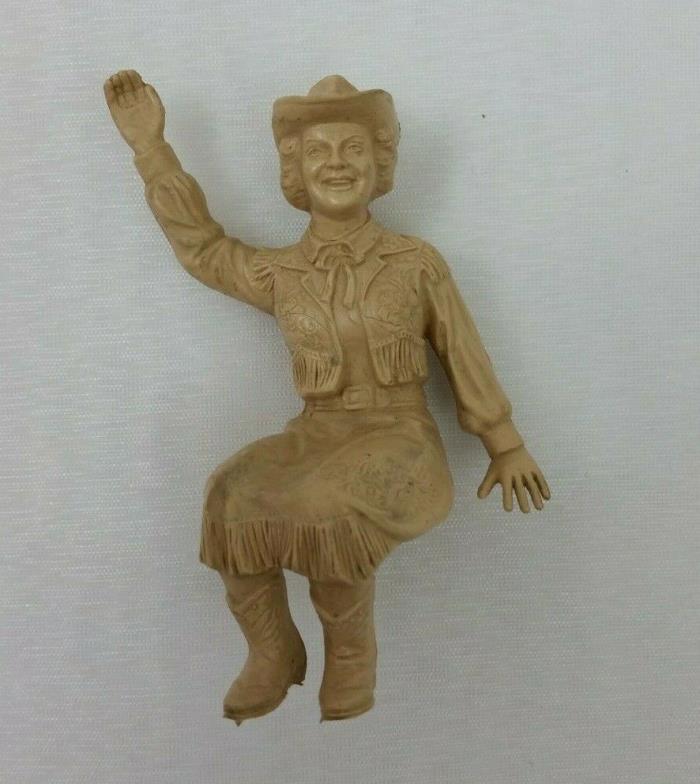 Vintage DALE EVANS Figure for Roy Rogers CHUCK WAGON / NELLYBELLE Ideal 1950s