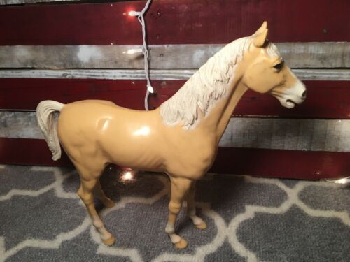 Vintage 1973 Thunderbolt Louis Marx Johnny West Horse