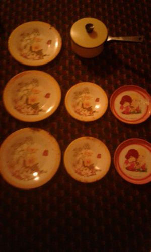 VTG Metal Tin Dollhouse Children's Plate Dish Play Set - Embossed Floral Design