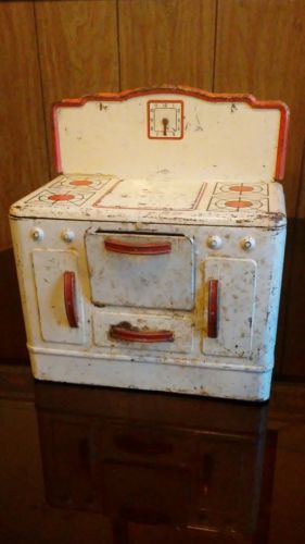 VINTAGE Wolverine Tin Toy  Kitchen Stove Red Ivory color 1950s