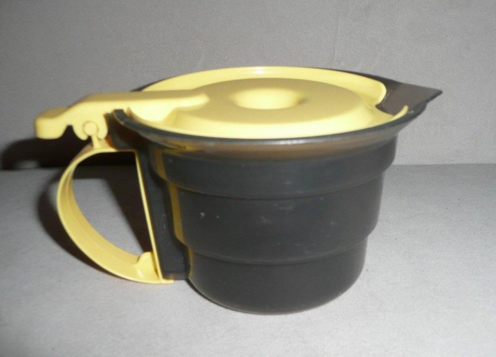 Kid's Play Pretend Kitchen Plastic Coffee Pot with Yelow Lid
