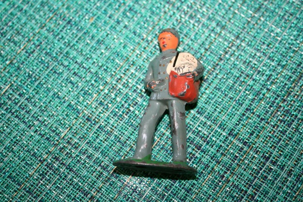 ANTIQUE 1930`s BARCLAY MANOIL LEAD PAINTED FIGURE > MAIL CARRIER MAILMAN BAG 3