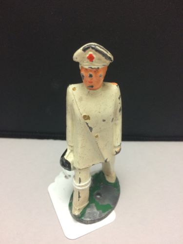 Vintage MANOIL Lead Toy Soldier M34 Doctor in White