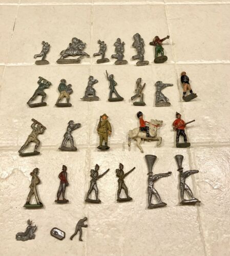 Vintage Lot of 25 Antique Lead Soldiers Indians Toy Soldiers Red Coat/Horse