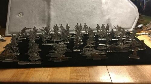 VINTAGE LOT UNPAINTED LEAD METAL SOLDIERS WWI / WWII 60+pcs