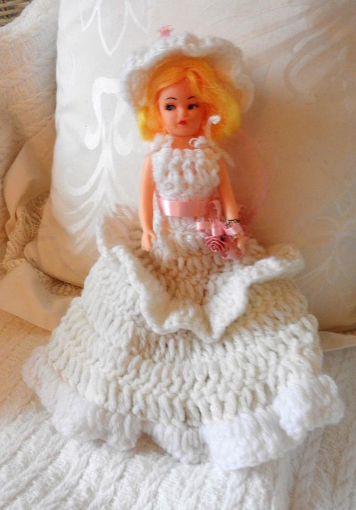 Vintage Blonde Fashion  Doll Made in Hong Kong 8