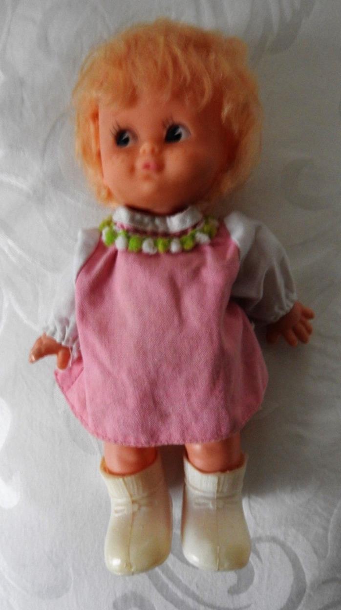 Vintage   Blonde Freckled Girl Doll   Made in Hong Kong 7