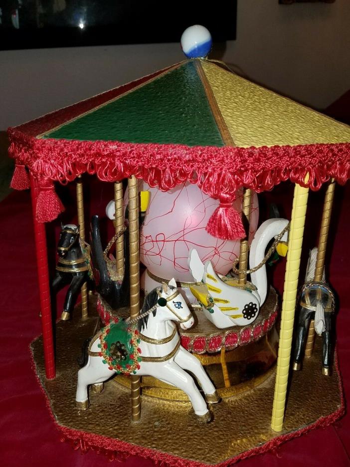 Vintage Christmas Wooden Handmade Carousel Merry-Go-Round Spin & LAMP 8 ANIMALS