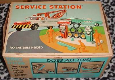 1964 DELUXE READING TOPPER SERVICE GAS STATION NEAR MINTY BOXED MISSING CAR