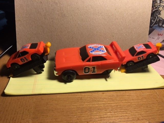 The Dukes of Hazzard finger Racers crash cars 1981 and friction car
