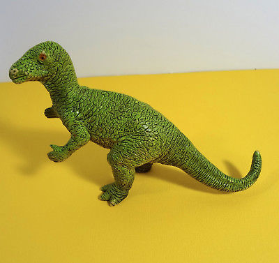 Dinosaur Prehistoric T Rex Iguanodon Animal1992 U. K.R.D.Vtg. Toy Diorama