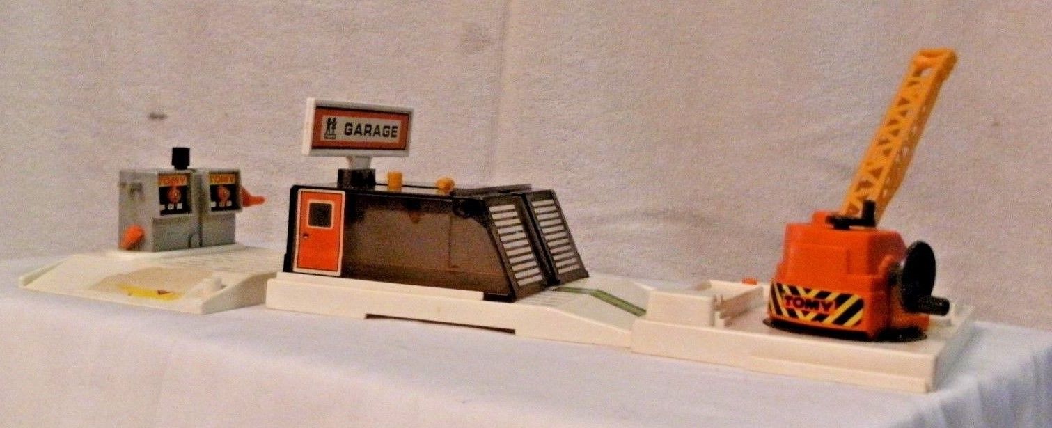 Vintage Three Toy TOMY Service Stations Used