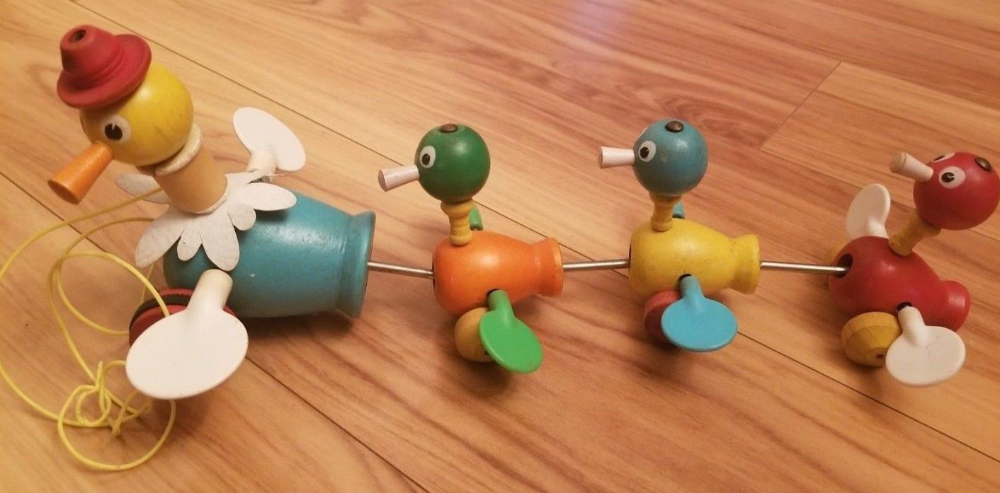 Vintage 1965-1970 Fisher-Price Gabby Goofies Mama Duck & Babies Wooden Pull Toy